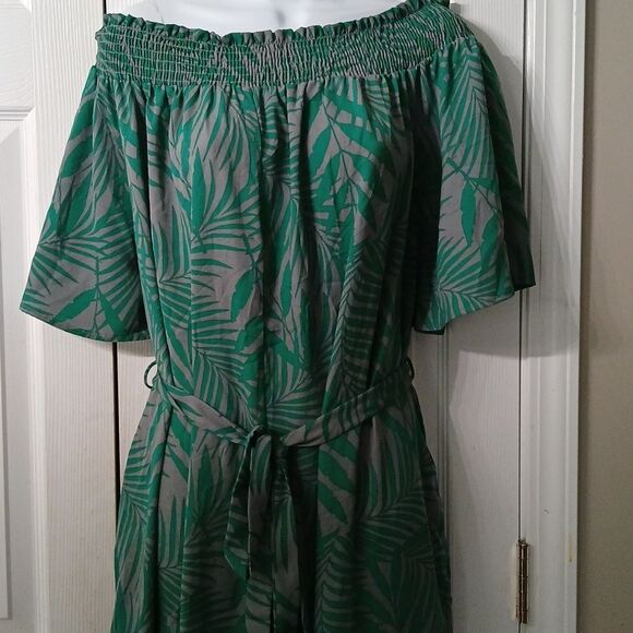 Oddy green gray off the shoulder fern printed wide leg belted jumpsuit  Sz 2XL - Picture 3 of 10